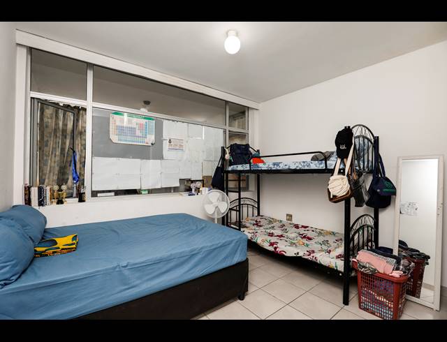 2 BEDROOM APARTMENT FOR SALE IN GLENWOOD